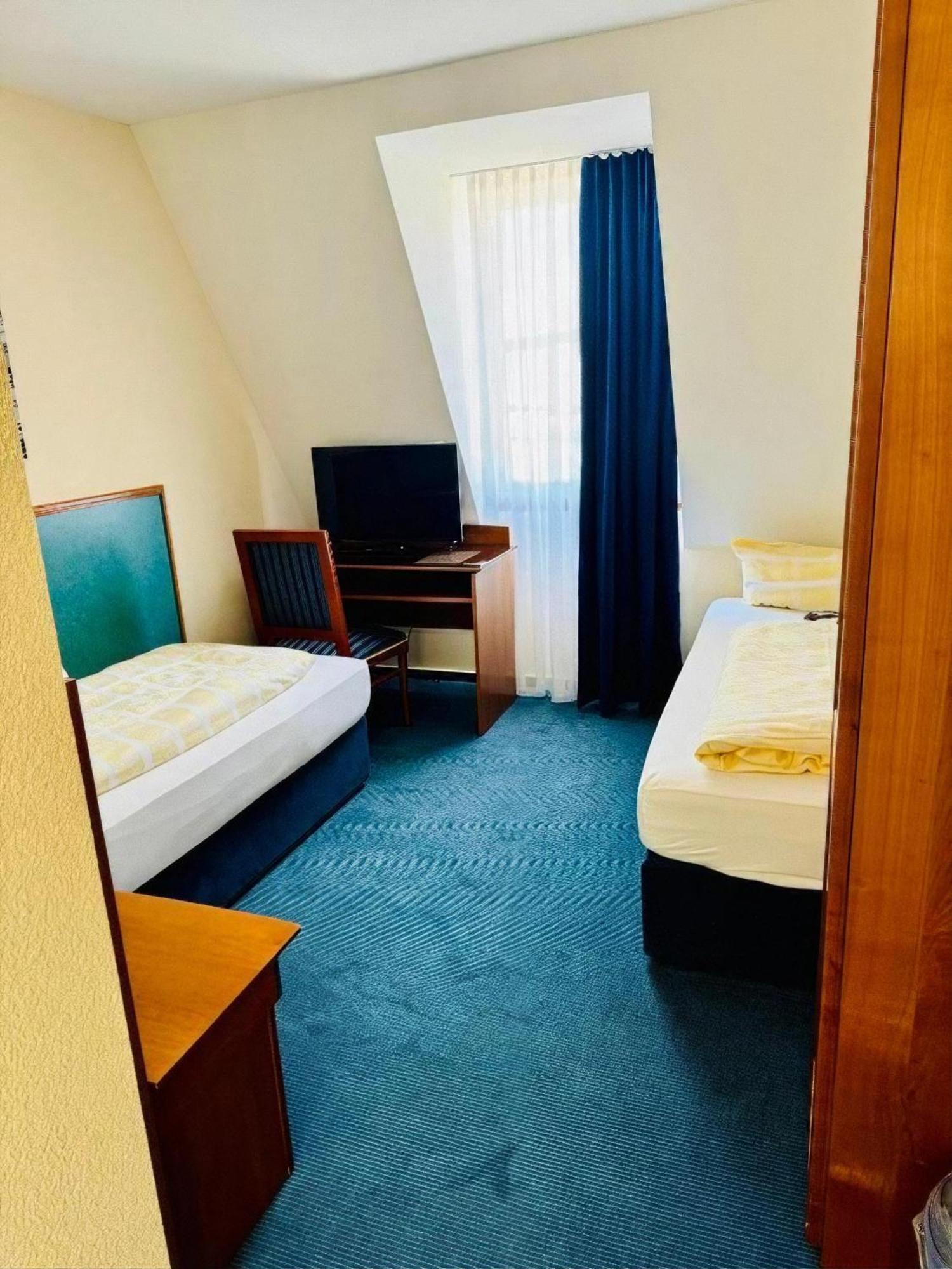Hotel Am Bayrischen Platz Lipsko Pokoj fotografie